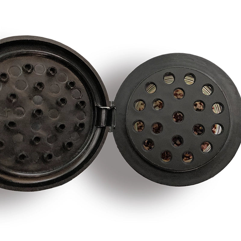 Seagreens Mineral Salt lid with open design on a white background